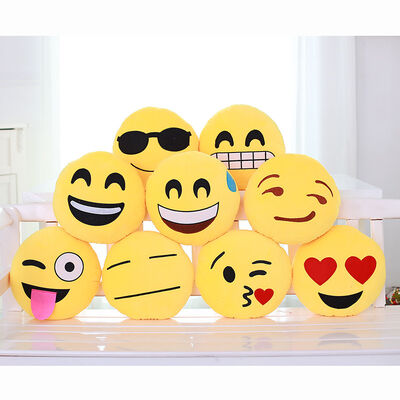 jaune d'émoticône d'Emoji de 22 styles et coussins et oreillers bourrés ronds pour la décoration à la maison