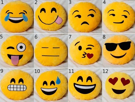 Oreiller bourré rond de sommeil de bébé d'émoticône jaune d'Emoji pour l'usage à la maison