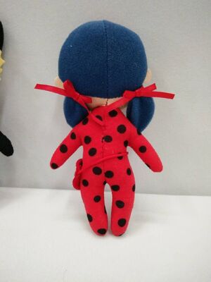Jouets de peluche de bande dessinée de mode, peluches miraculeuses de jouet de coccinelle 6 pouces