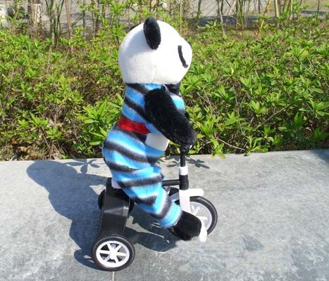 Jouets musicaux de peluche de coton de 100% pp, jouet mou de panda animal électronique de bicyclette