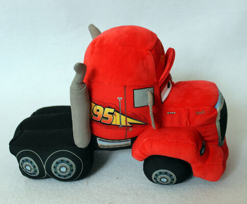 Le beau caoutchouc de McQueen de foudre des voitures 2 de coureurs de roadster de Disney de peluche