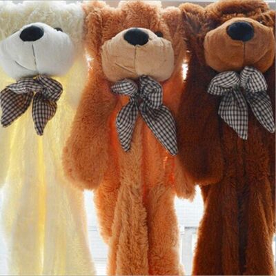 L'animal enorme de grande taille de peau de taille d'ours de nounours de peau de peluche joue la grande taille