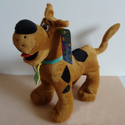Peluches scooby de doo de beaux de bande dessinée jouets de peluche dans la pose debout