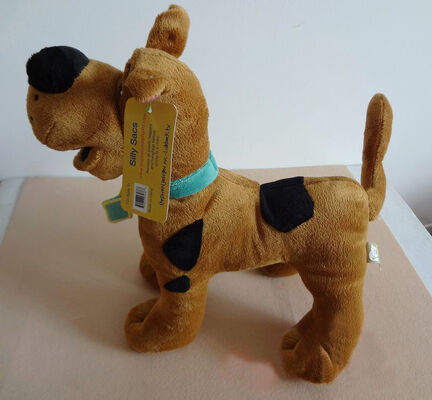 Peluches scooby de doo de beaux de bande dessinée jouets de peluche dans la pose debout