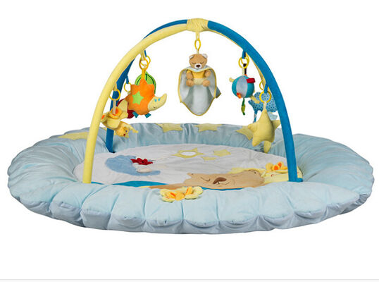 Gymnase de jeu de bébé et tapis roses, gymnase musical grandissant de jeu de bébé de bébé