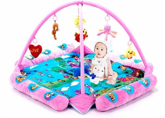 Gymnases et tapis de jeu de bébé bleu de Seabeach avec du plastique et les jouets bourrés