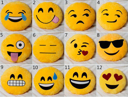 jaune d'émoticône d'Emoji de 22 styles et coussins et oreillers bourrés ronds pour la décoration à la maison
