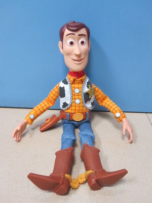 La peluche de musique de bande dessinée de Disney joue le nombre d'actions parlant de Woody de shérif de Pixar Toy Story