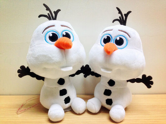 La belle peluche de Disney joue la peluche d'Olaf congelée par Disney, chef de perle de 7 pouces
