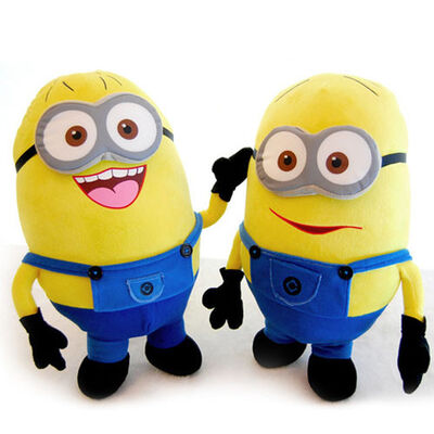La peluche mignonne de bande dessinée me joue ignoble subordonné avec le nombre d'actions de l'oeil 3D